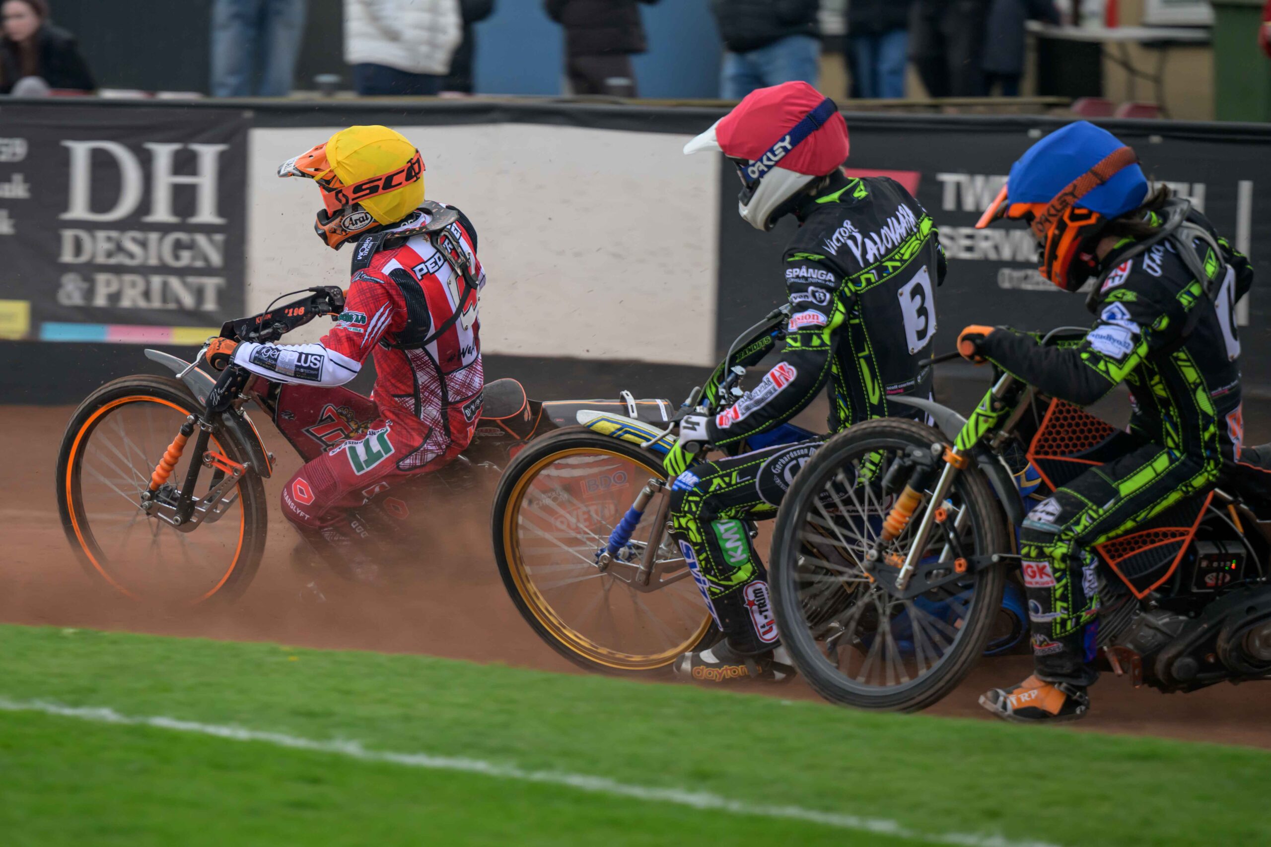 Copyright   George Mutch 2